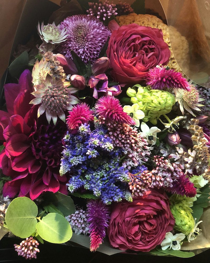 Mixed bouquet of garden roses and dahlias